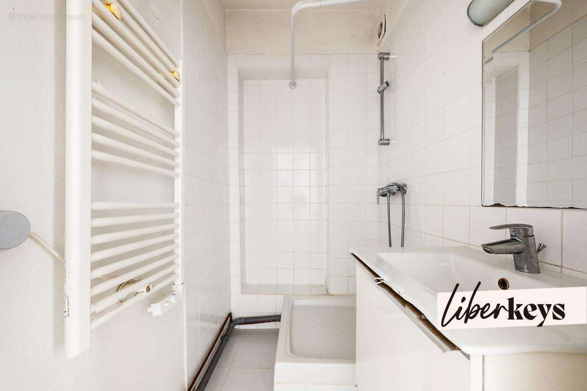 Appartement à PARIS-14E