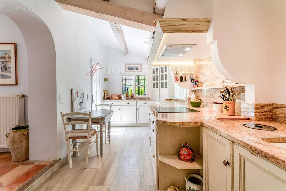 Maison à GORDES