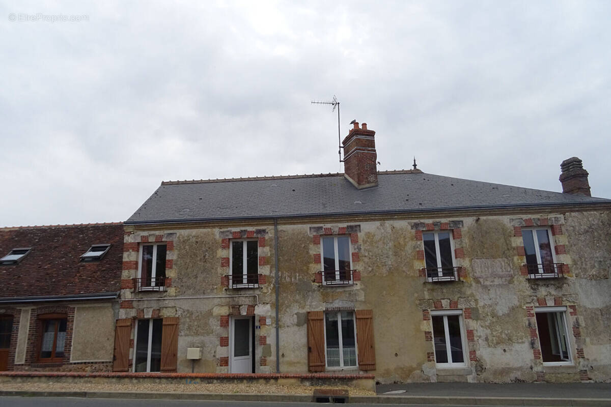 Maison à LA BAZOCHE-GOUET