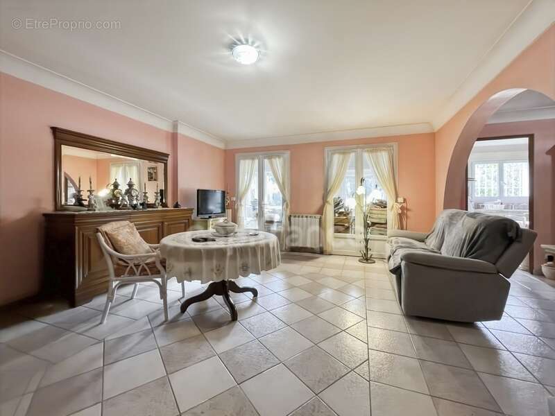 Maison 6 chambres + studio independant - photo 11