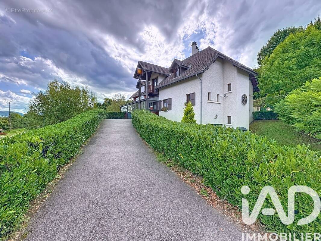 Photo 1 - Maison à MIRIBEL-LANCHATRE