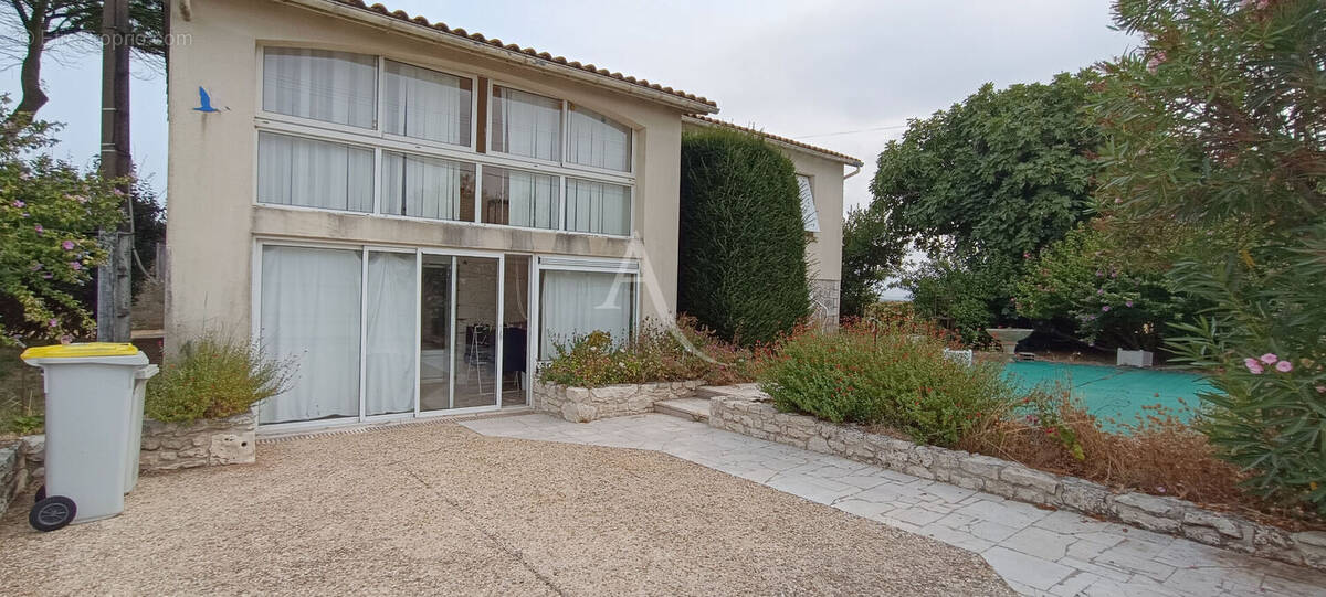 Maison à PORT-DES-BARQUES