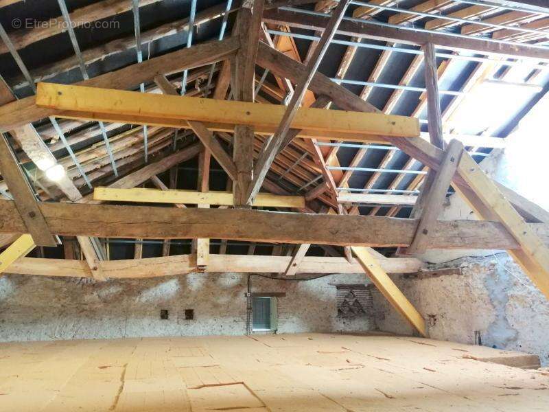 Maison à SAINTE-LIVRADE-SUR-LOT