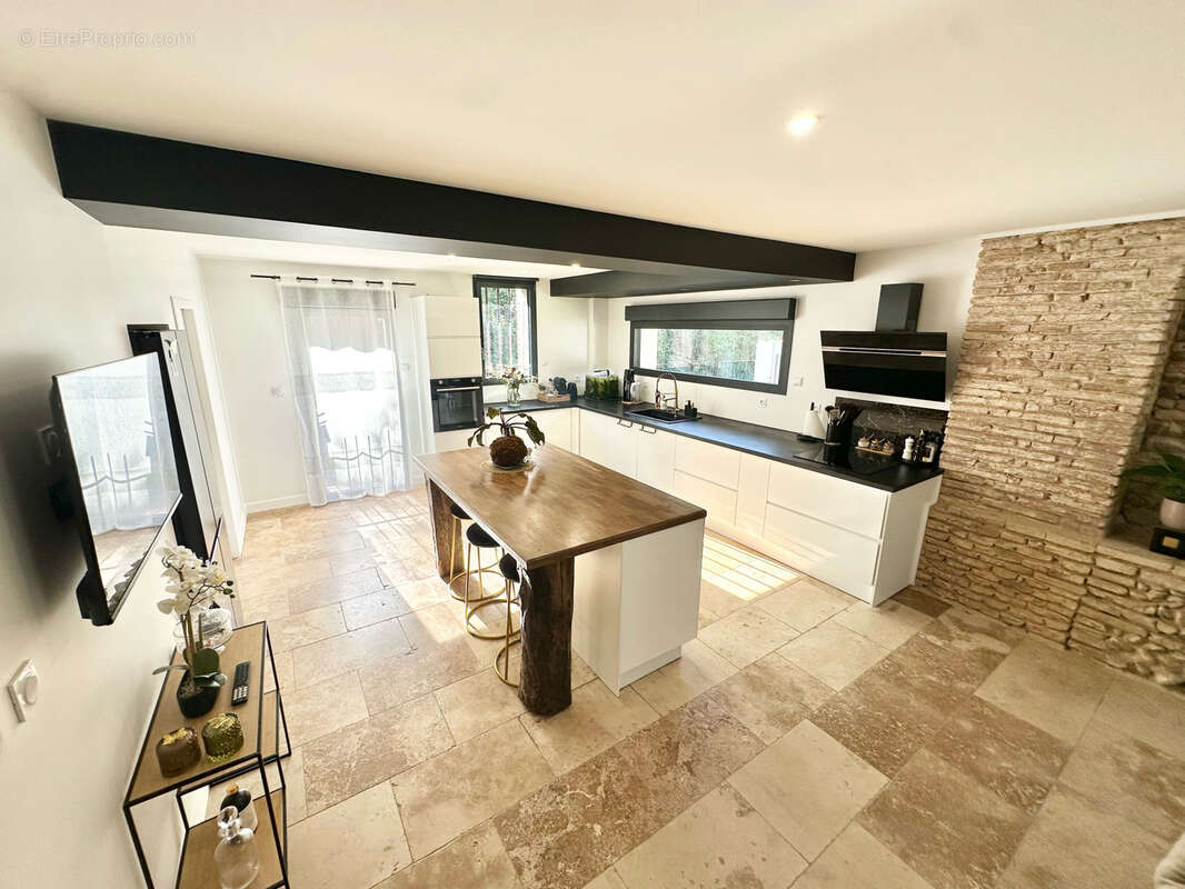 Maison à MONTAIGUT-SUR-SAVE