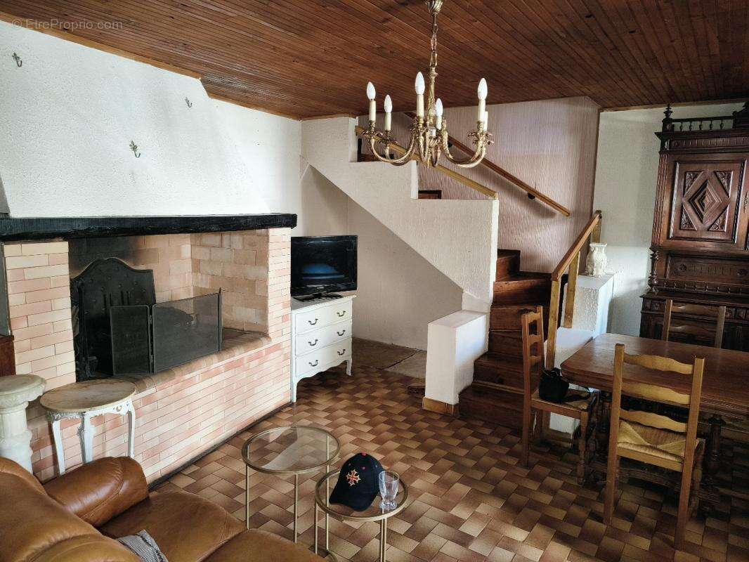 Maison à BELVIANES-ET-CAVIRAC