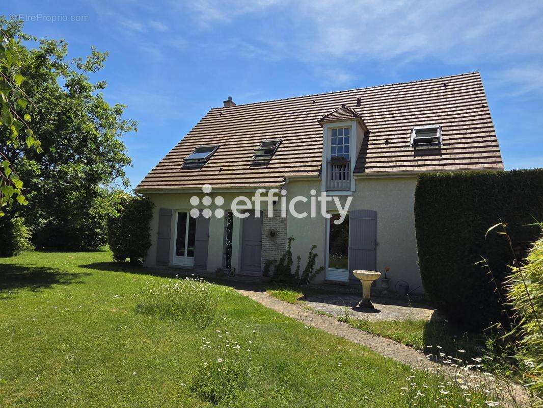 Maison à PRUNAY-EN-YVELINES