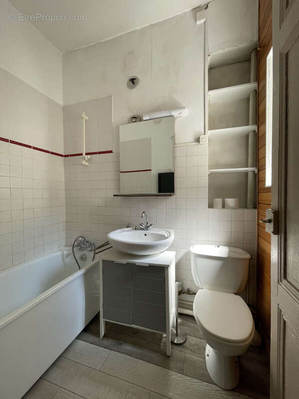 APPARTEMENT T1bis/T2 en dernier étage idéalement placé - photo 8