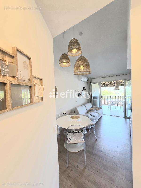 Appartement à GRIMAUD