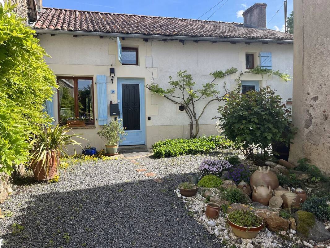 Maison à ADRIERS