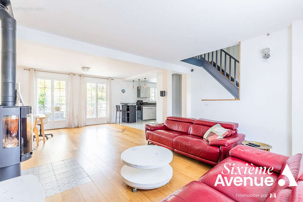 Maison à SAVIGNY-SUR-ORGE