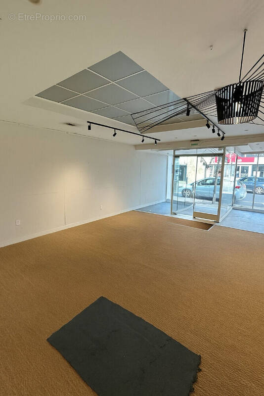 Commerce à LAMORLAYE