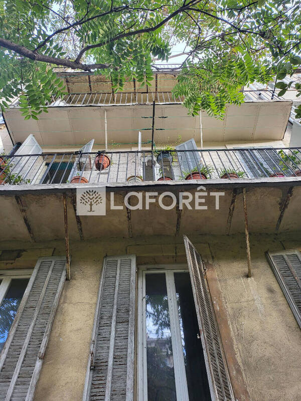 Appartement à MARSEILLE-4E