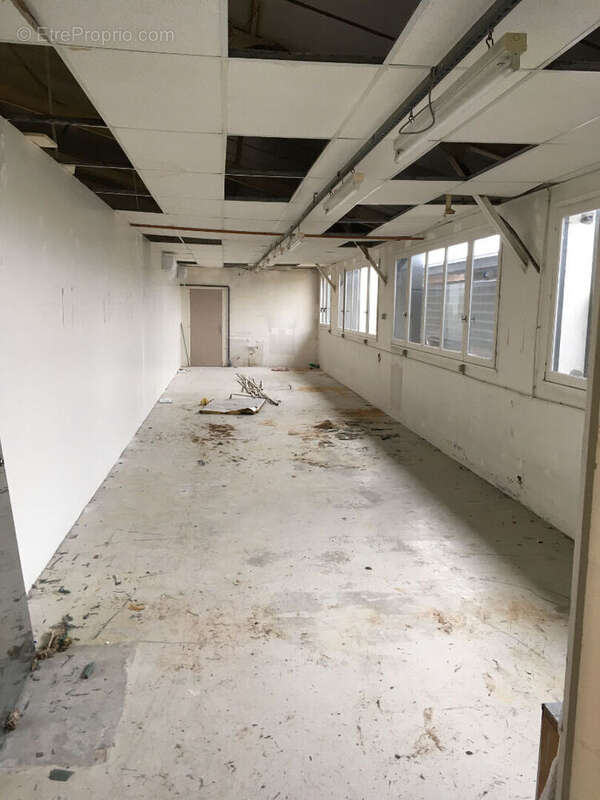 Commerce à AIXE-SUR-VIENNE