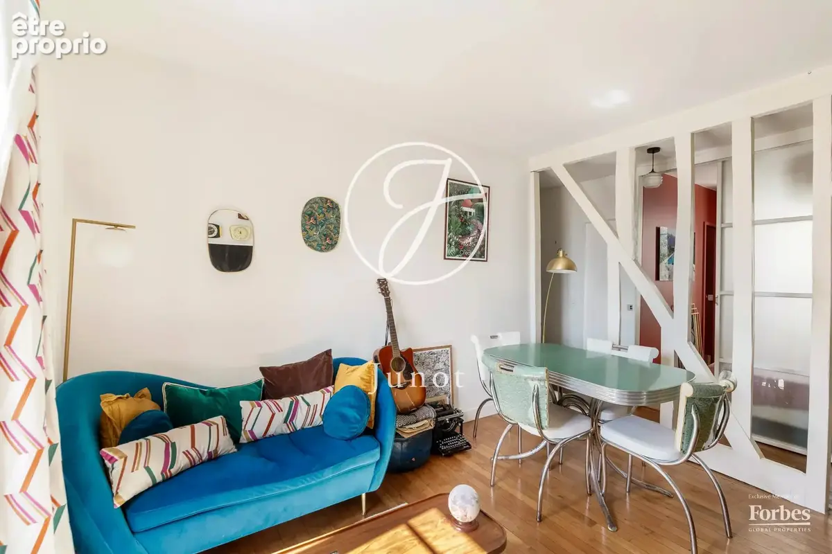 Paris 18e - HAUT MONTMARTRE / RUE BERTHE - Appartement - 2 pièces - 28,15m² Carrez - 1 chambre sur cour arborée - photo 12