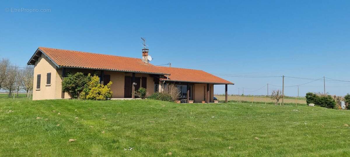 Maison 168 m² à Saint-Sardos  - photo 2