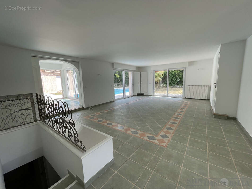 Maison à LA GAUDE