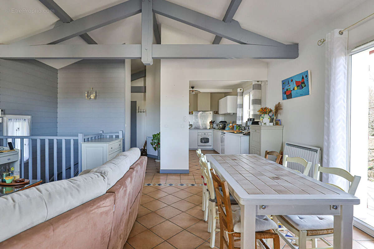 Maison à SAINT-PEE-SUR-NIVELLE