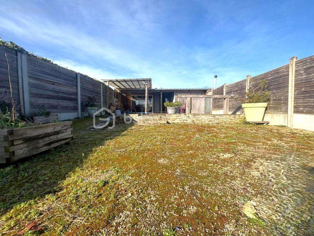 Maison à LA VILLE-ES-NONAIS