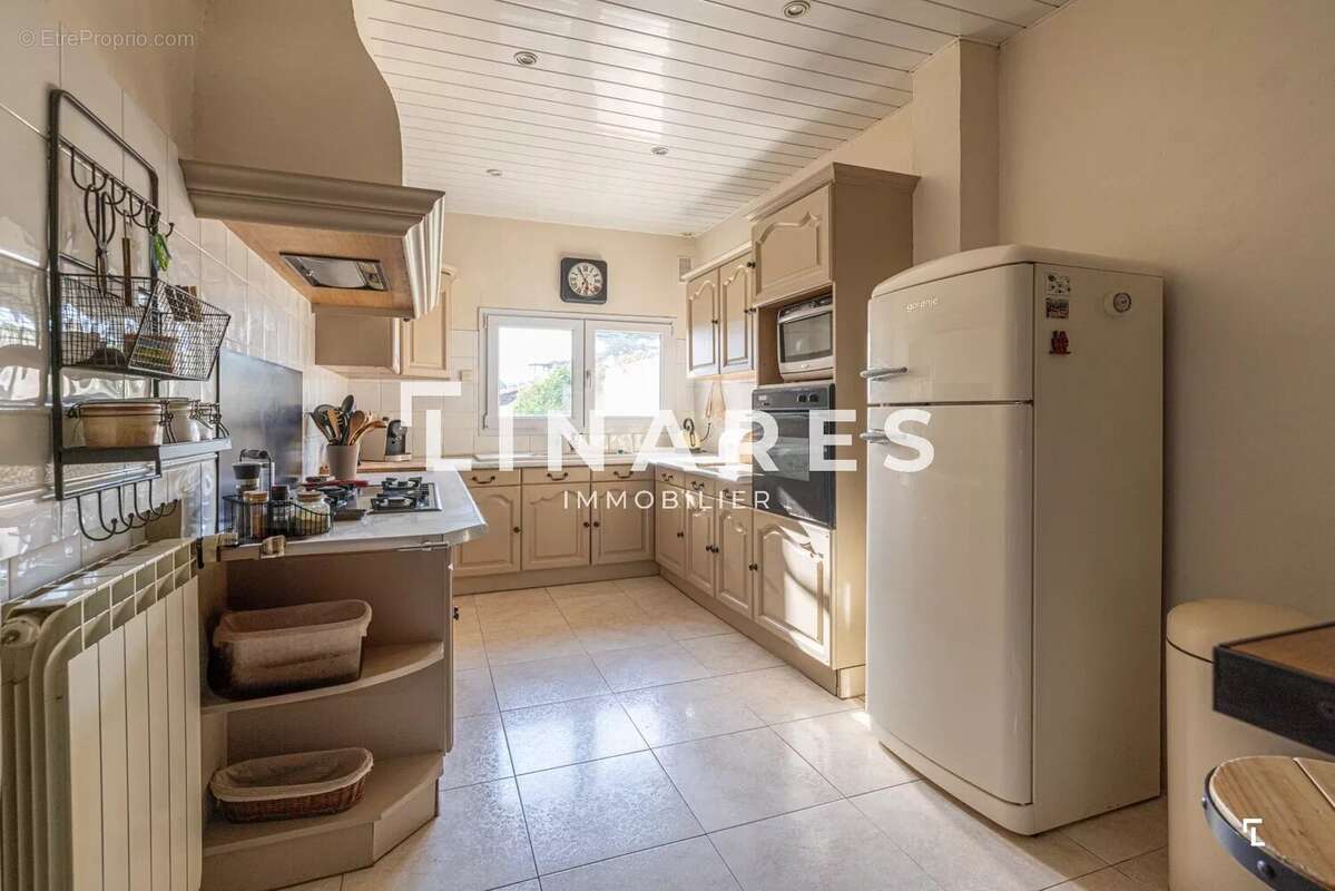 Appartement à LA PENNE-SUR-HUVEAUNE