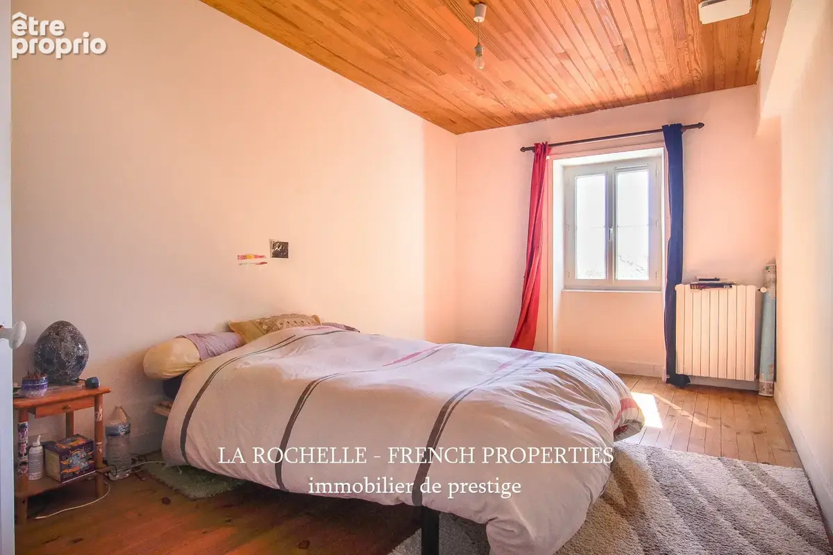 Charmante maison de 5 pièces (140 m2) avec terrasse, garage et terrain piscinable   Secteur recherché (Vérines - photo 8