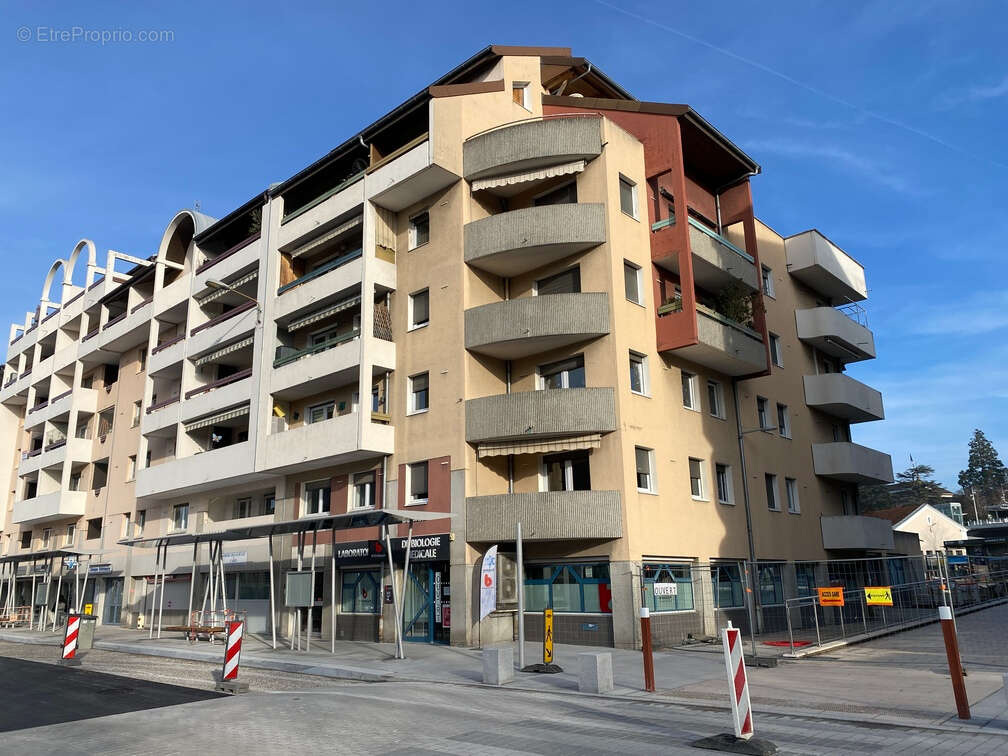 Exclusivite : thonon - local commercial / bureau - 261m² - photo 2