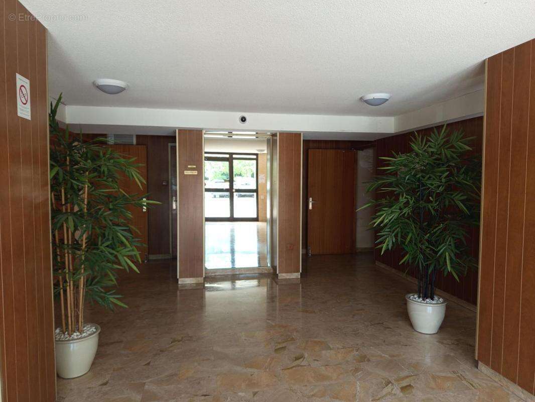 Appartement très lumineux situé dans un secteur calme avec toutes commodités - photo 4