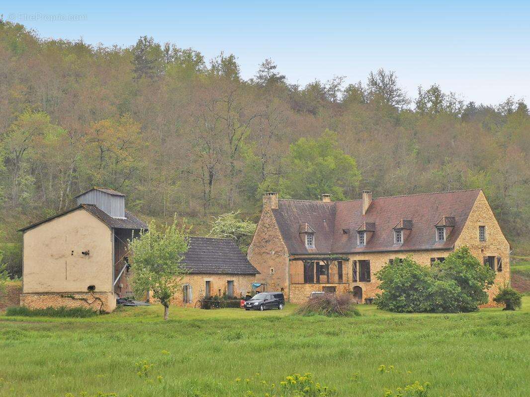 Maison à SAINT-GENIES
