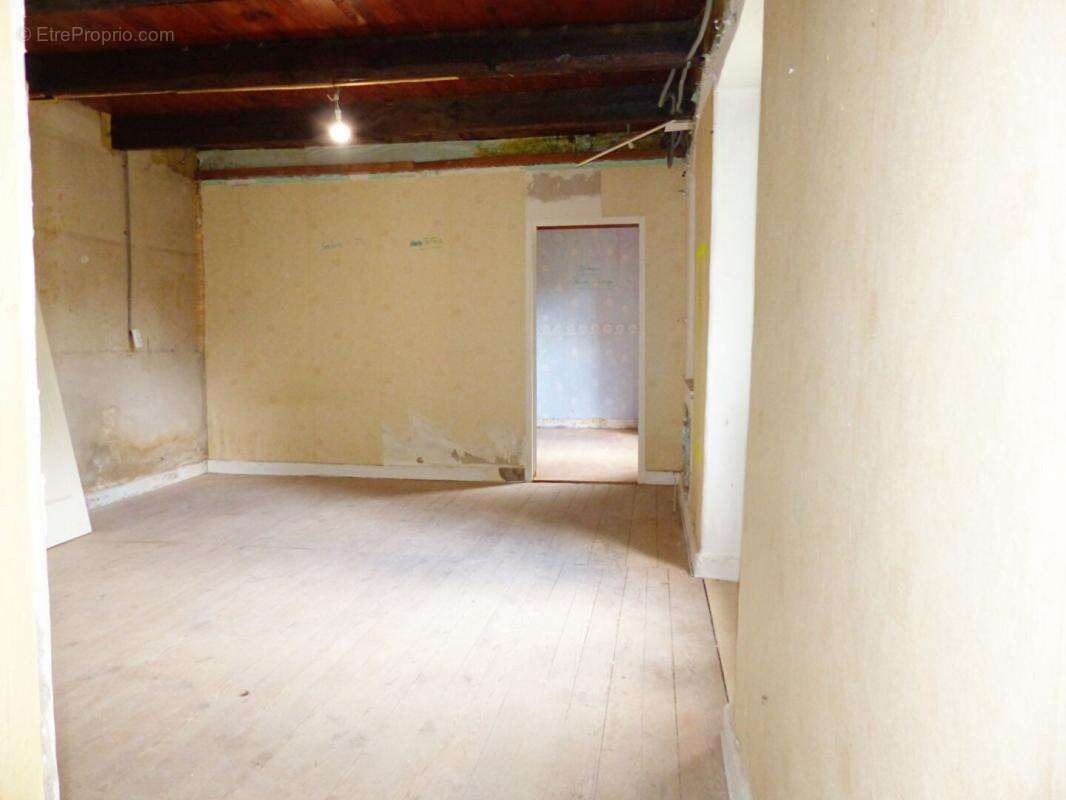 Maison Saint Hostien 11 pièce(s) 225 m2 - photo 4