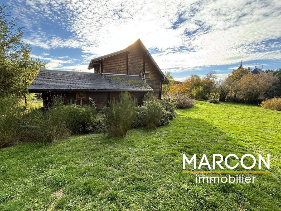 Maison à AUZANCES
