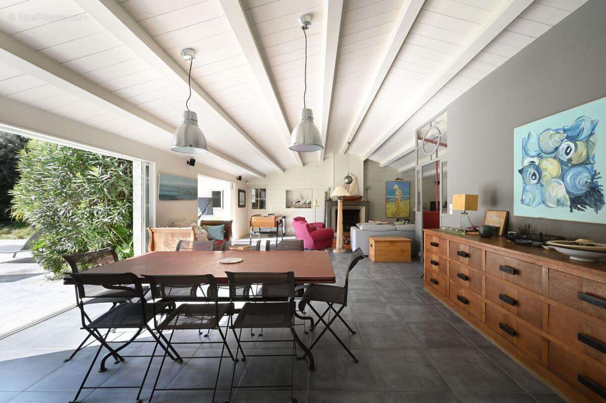 Maison à LES PORTES-EN-RE