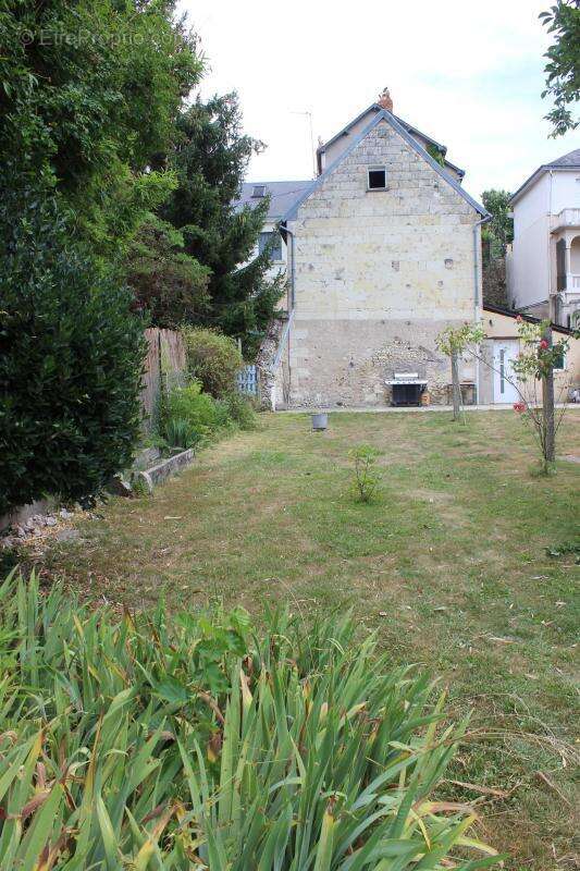Maison à SAINT-CYR-SUR-LOIRE