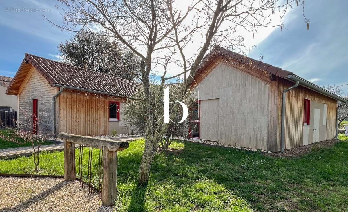 Maison à VALLON-PONT-D'ARC