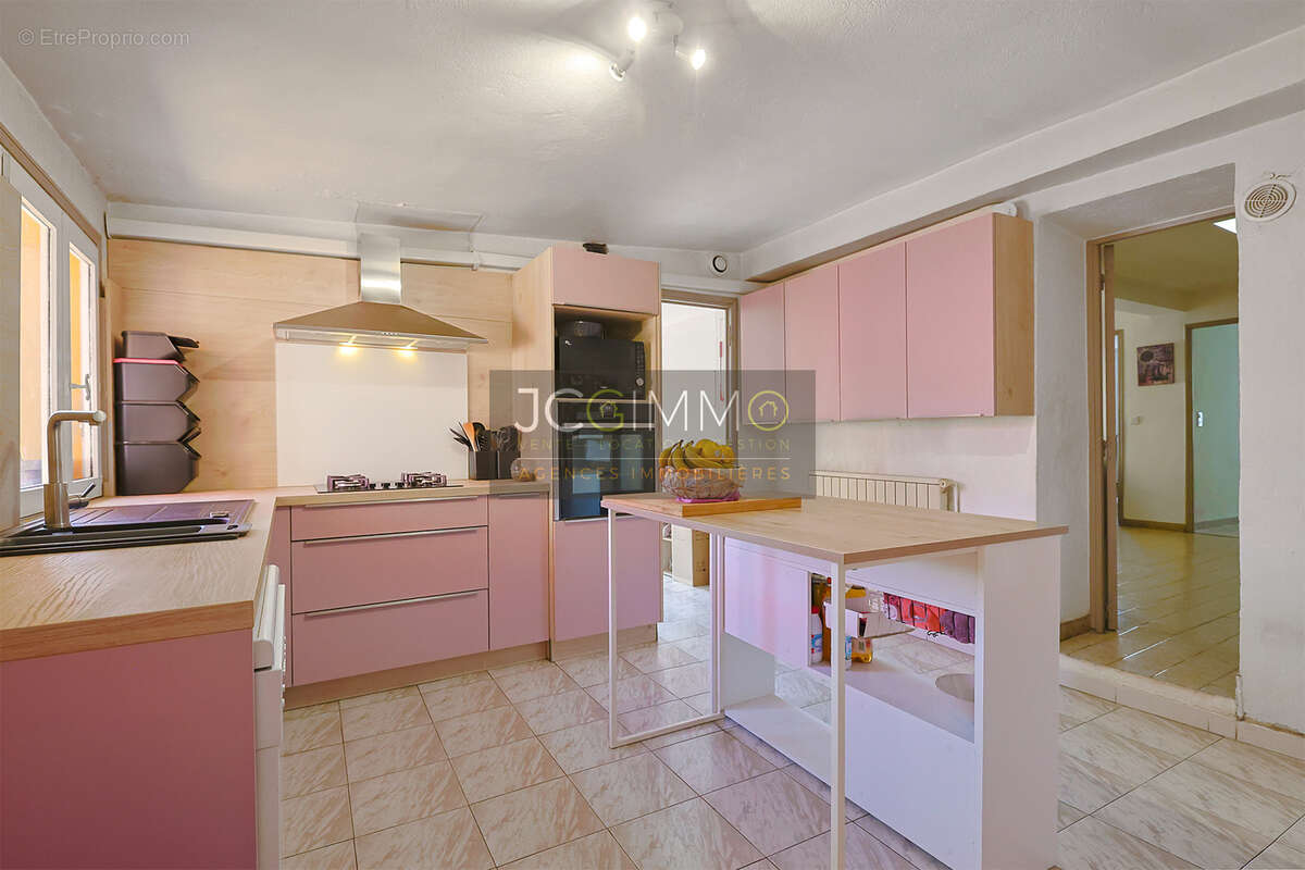 Hyeres (la bayorre) - haut de maison 101 m2 + terrasse + loggia + annexes - photo 6