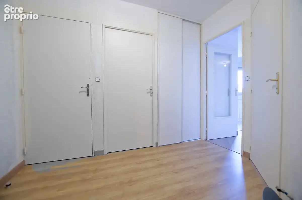 BRUZ - Proche Gare - Appartement T3 refait à Neuf - photo 10