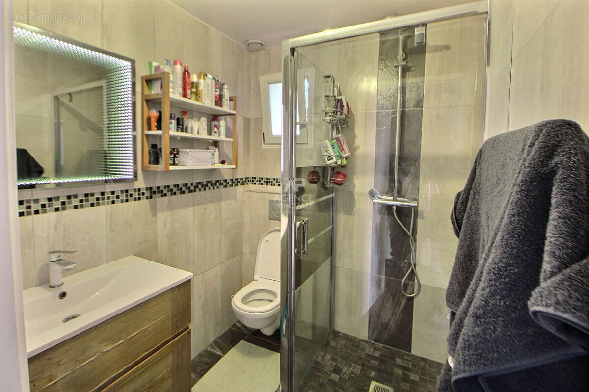 Maison à CHANTELOUP-LES-VIGNES