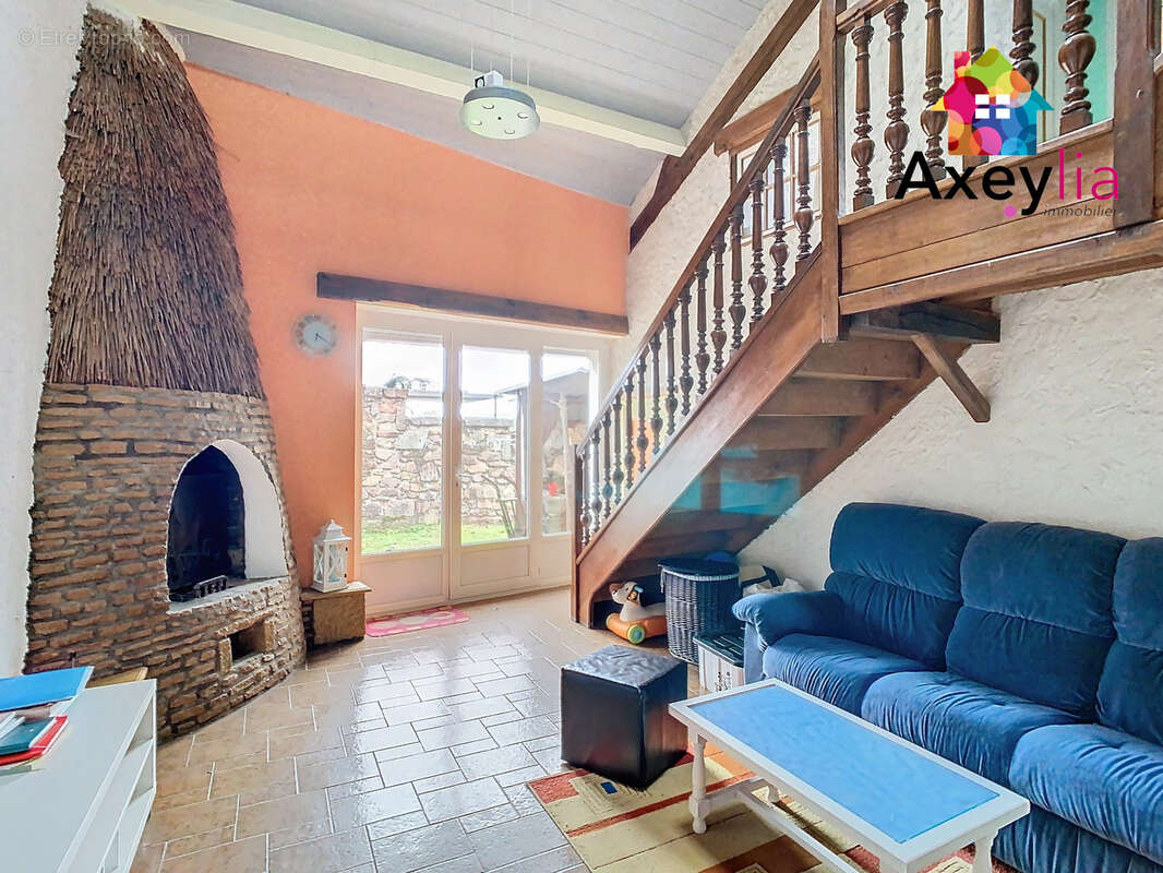 A vendre- secteur saint-bonnet-des-quarts- maison avec grange et dépendances sur terrain de 2110 m2 - photo 11