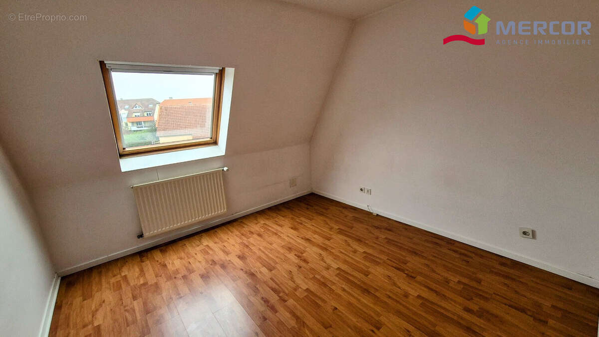 Chambre 1 - Appartement à WOLFISHEIM