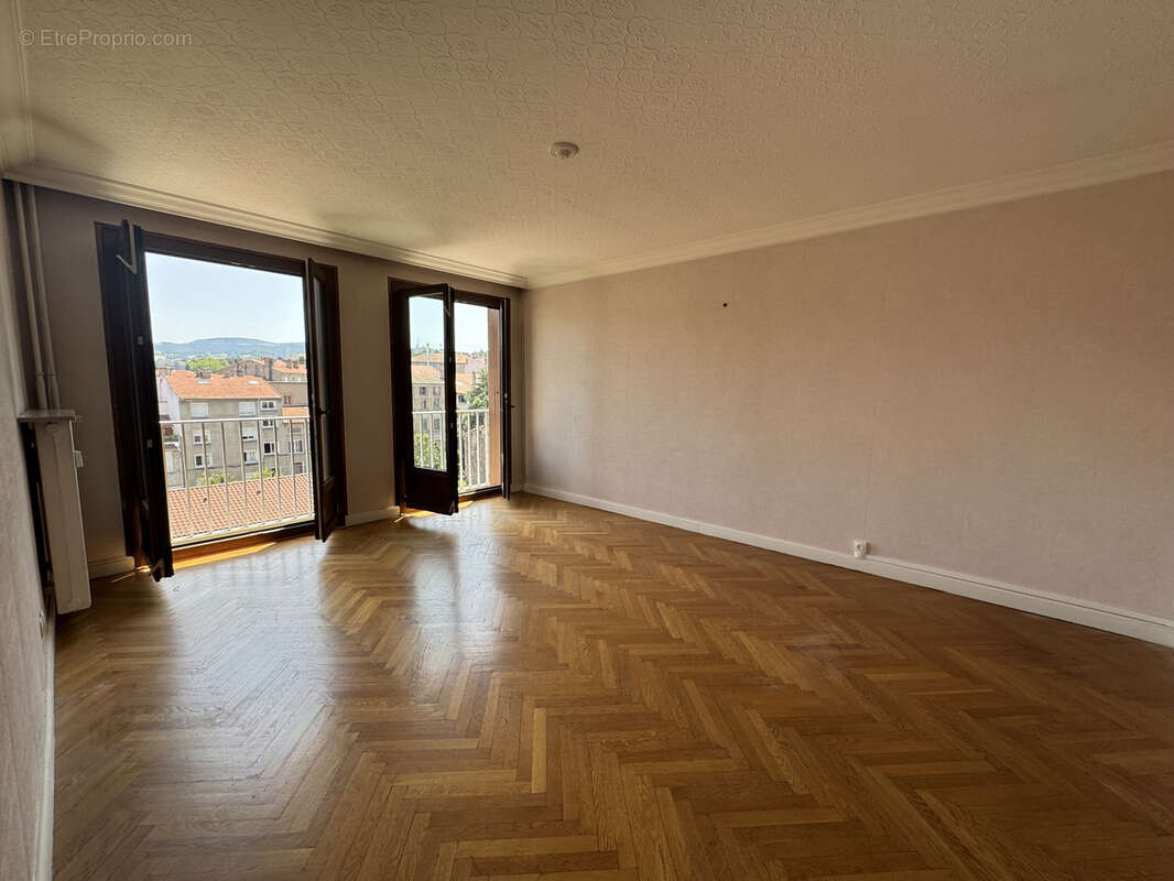 Appartement à SAINT-ETIENNE