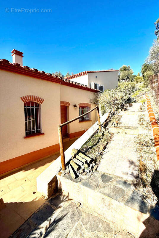 Maison à CORBERE