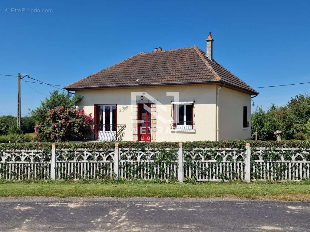 Maison à DIOU