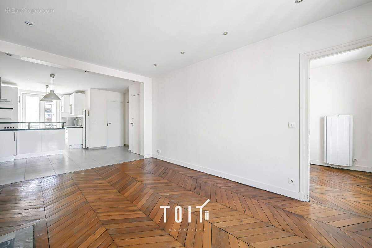 Appartement à PARIS-14E