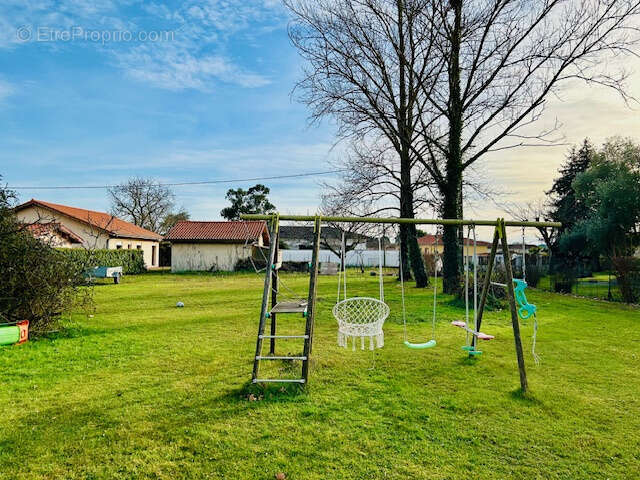 Terrain 954 m² à Vic-En-Bigorre  - photo 2