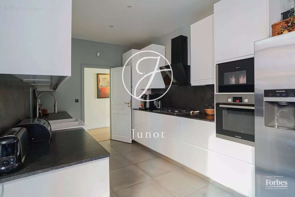 Appartement à PARIS-7E