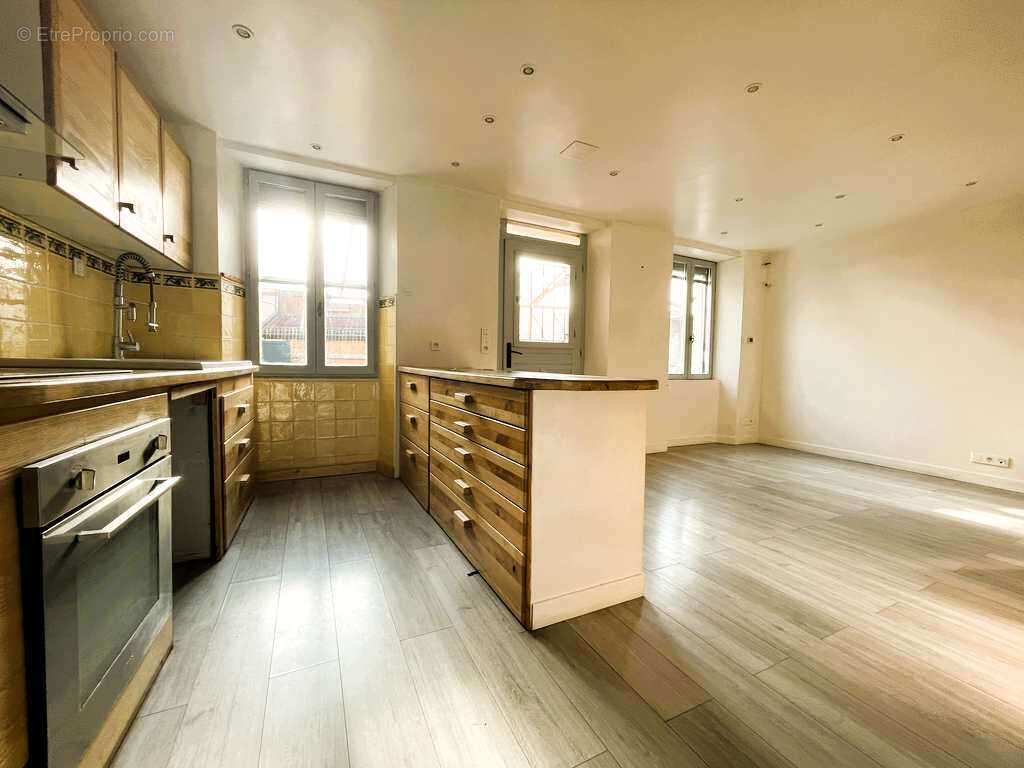 Maison + terrasse et KGB - photo 6