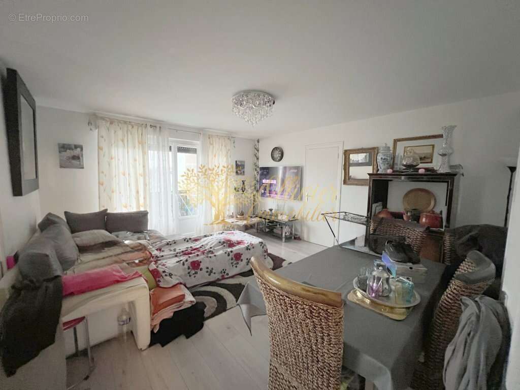 Appartement à PONTAULT-COMBAULT