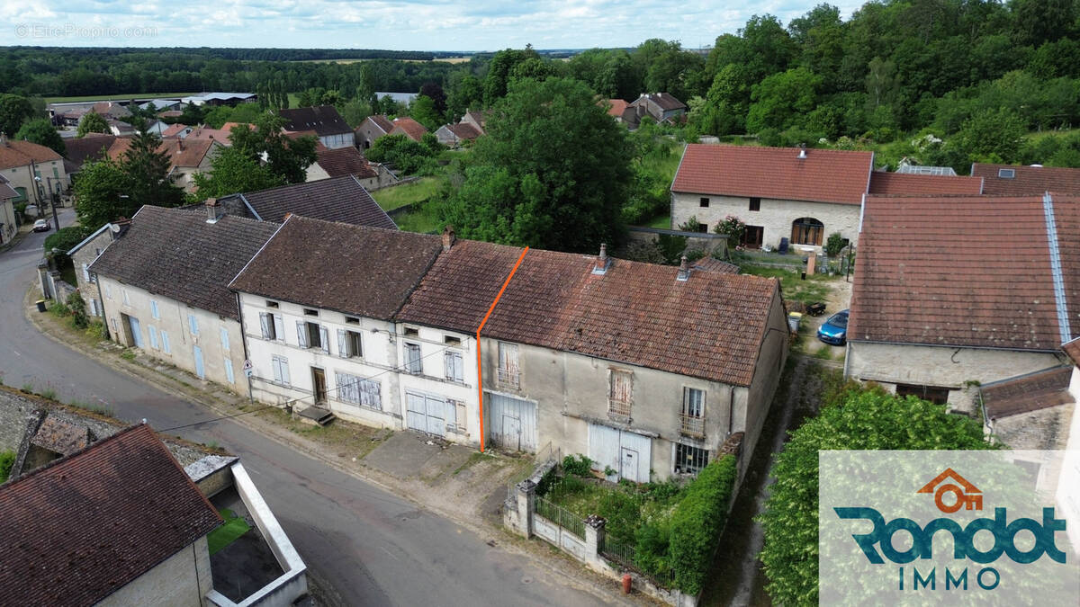 Maison à SAINT-SEINE-SUR-VINGEANNE