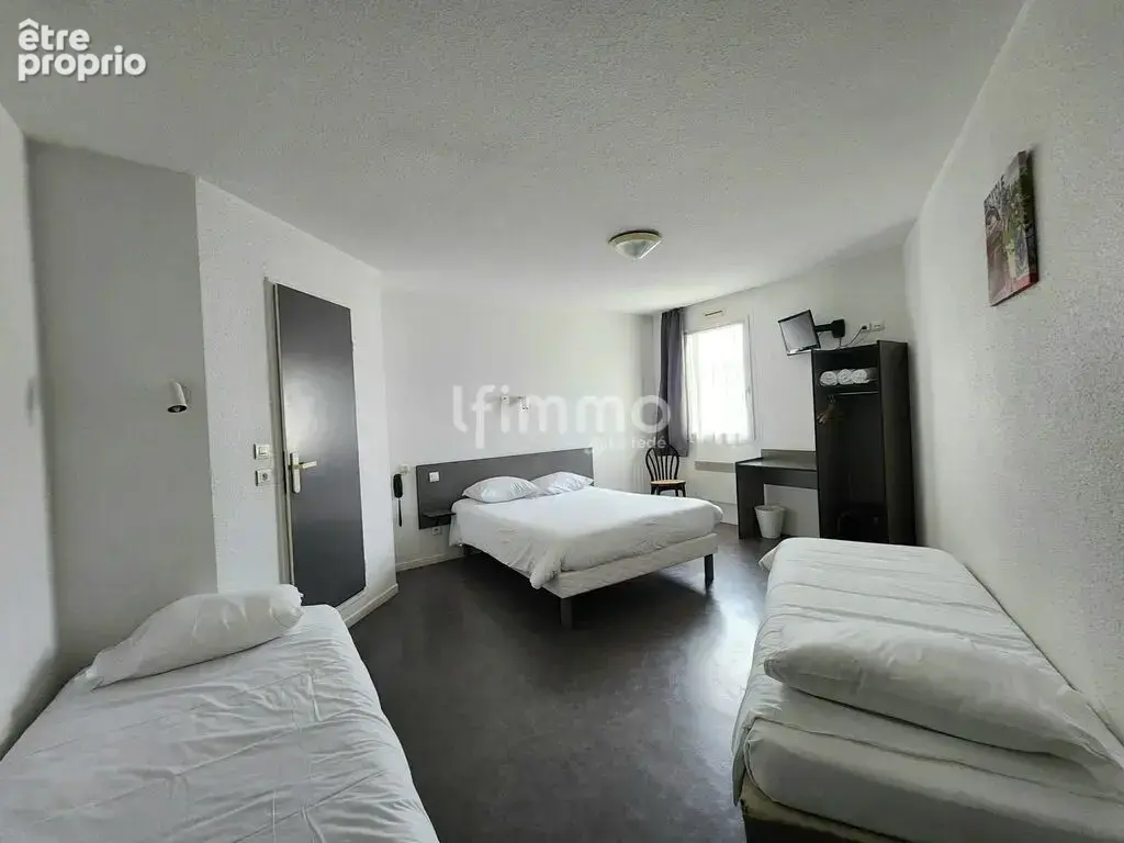 Murs et fonds – Hôtel 35 chambres - photo 5