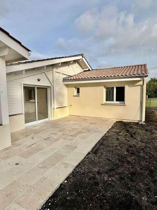 Maison à GRAYAN-ET-L&#039;HOPITAL