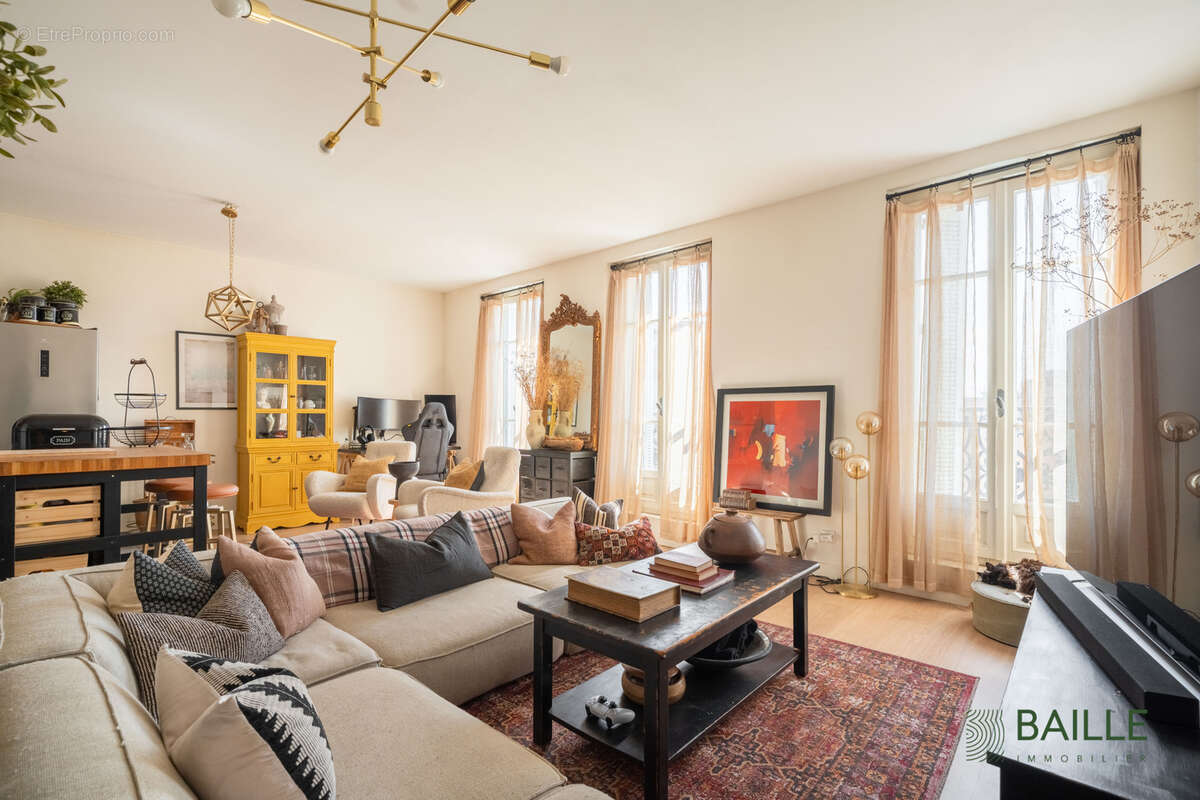 Appartement à MARSEILLE-2E