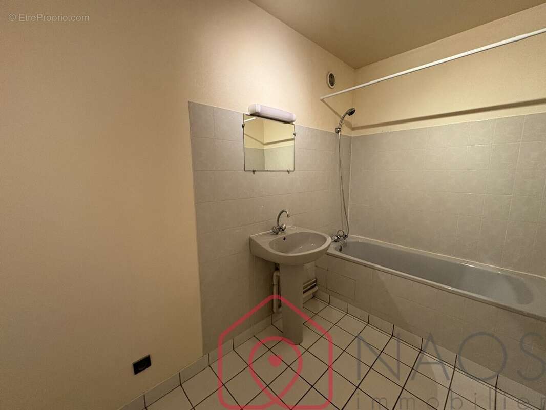 Appartement à SAINT-PIERRE-LES-NEMOURS